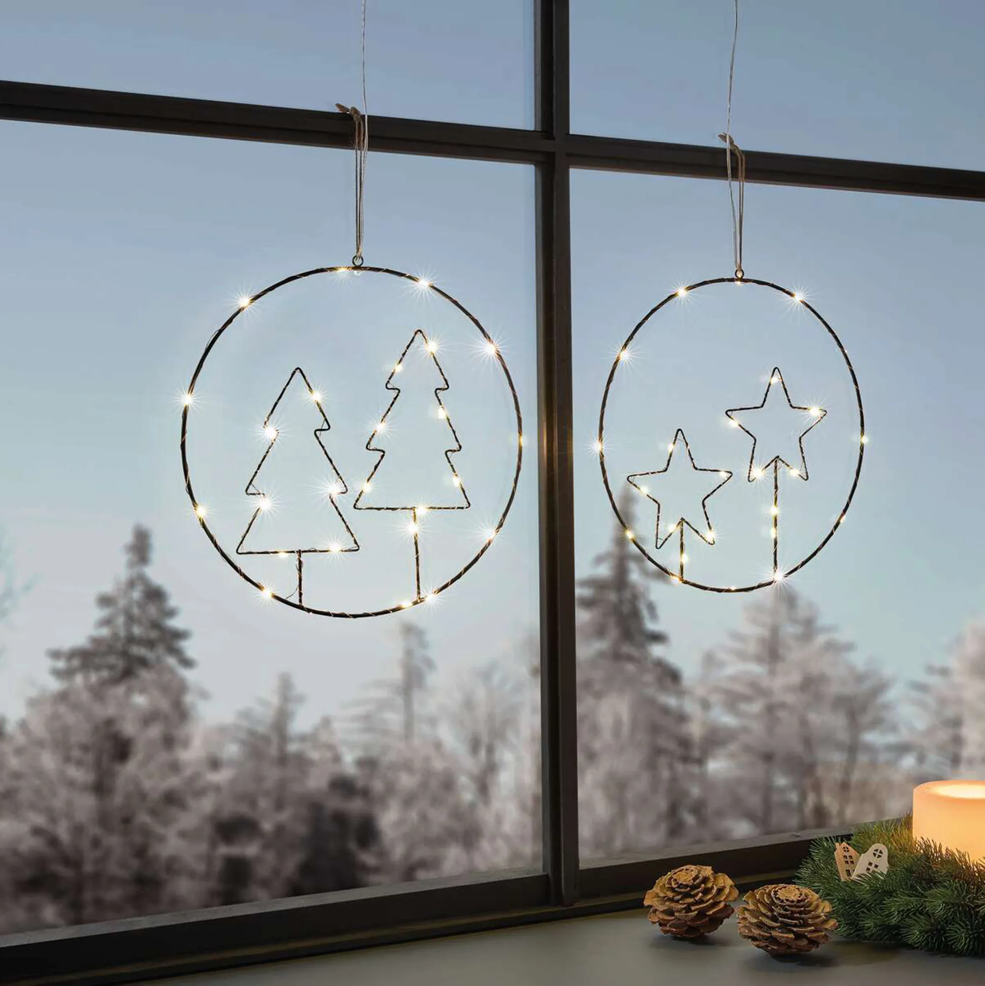 LED pakabinama dekoracija "Žvaigždė ir eglutės", 2 vnt. rinkinys - Image 2