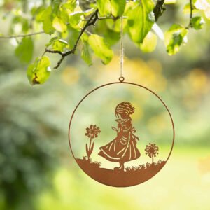 Pakabinama dekoracija "Mergaitė su gėle"